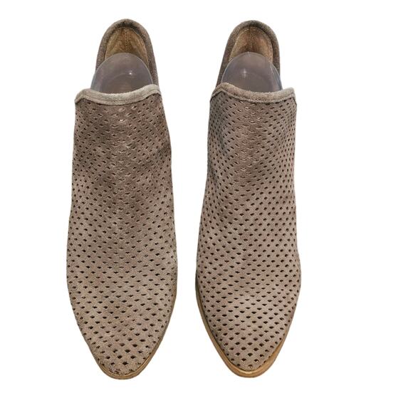Lucky brand Tan Perforated Suede Ankle Booties Women's Size‎ 8.5 - Picture 3 of 8